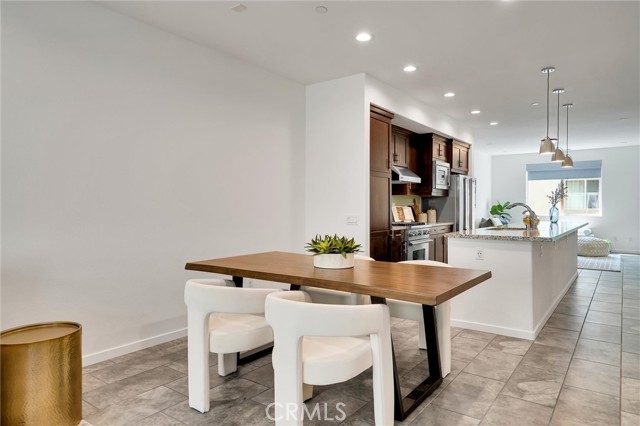 Detail Gallery Image 6 of 42 For 1512 W Artesia Square #F,  Gardena,  CA 90248 - 3 Beds | 3/1 Baths