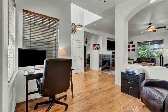 1774 Homestead Way, Lemoore CA: https://media.crmls.org/medias/73bffddb-a600-430b-87a4-6af36d141335.jpg