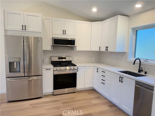 Front Image Thumbnail for CROC26084868