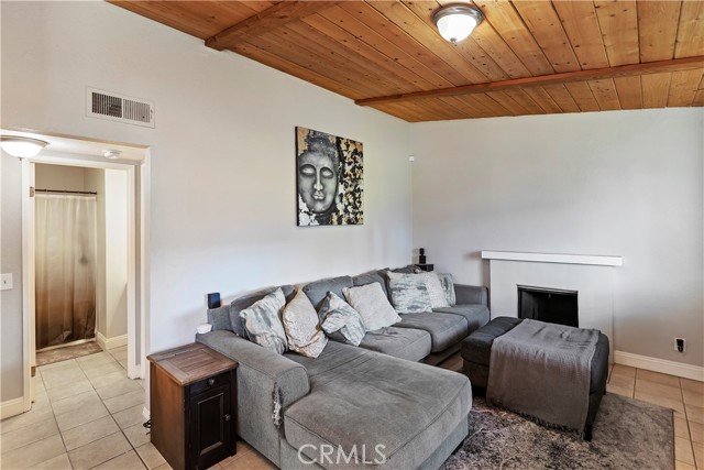 Detail Gallery Image 3 of 23 For 1520 Coulston St #13,  San Bernardino,  CA 92408 - 2 Beds | 2 Baths
