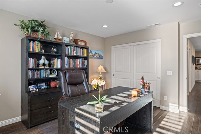 Detail Gallery Image 32 of 72 For 6962 Housatonic Ct, Jurupa Valley,  CA 91752 - 5 Beds | 3 Baths