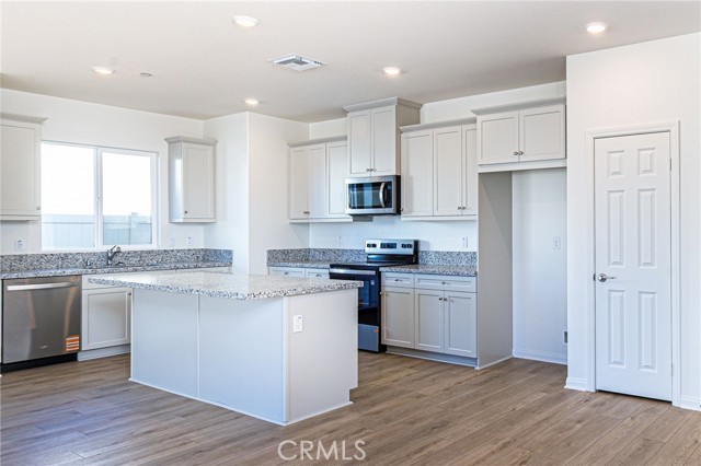 30526 Sierra Linda, Winchester CA: https://media.crmls.org/medias/73c497af-83d5-45c6-a0d8-01025be39a57.jpg