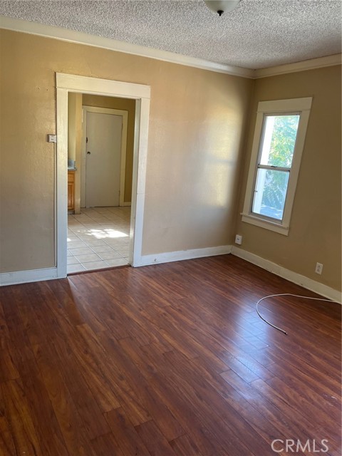 Detail Gallery Image 14 of 15 For 250 W 49th St, Los Angeles,  CA 90037 - – Beds | – Baths