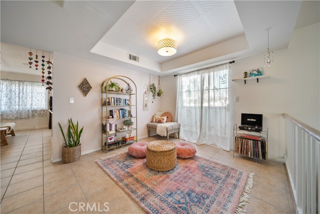 Detail Gallery Image 10 of 47 For 19950 Sherman Way Unit a a,  Winnetka,  CA 91306 - 3 Beds | 4 Baths