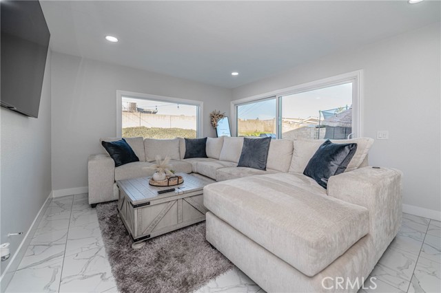 Detail Gallery Image 14 of 43 For 1687 Sunrise Way, Corona,  CA 92882 - 4 Beds | 1/1 Baths