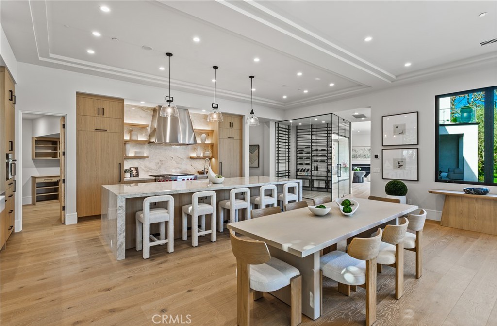 https://media.crmls.org/medias/73c5bc3d-78b5-4d35-af8d-5028c9030b06.jpg?preset=X-Large