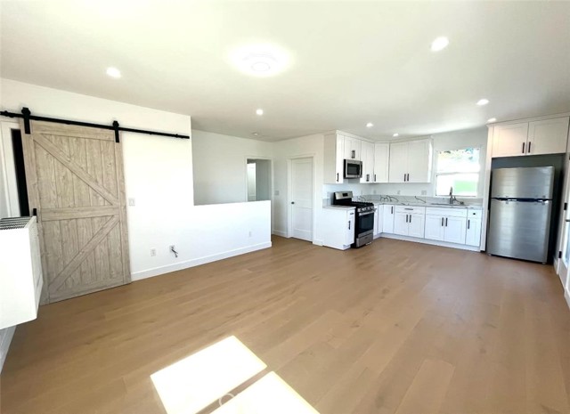 624 W 38th Street, San Pedro CA: https://media.crmls.org/medias/73c5dc40-c838-4031-9a75-13fd7fb96082.jpg