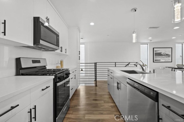 Detail Gallery Image 16 of 25 For 4136 1/2 Normal Ave #1/2,  Los Angeles,  CA 90029 - 2 Beds | 2 Baths