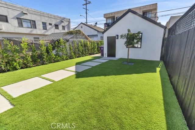 629 Olive Avenue, Long Beach CA: https://media.crmls.org/medias/73c6f18d-874a-40aa-a0e1-d2b18da999f3.jpg