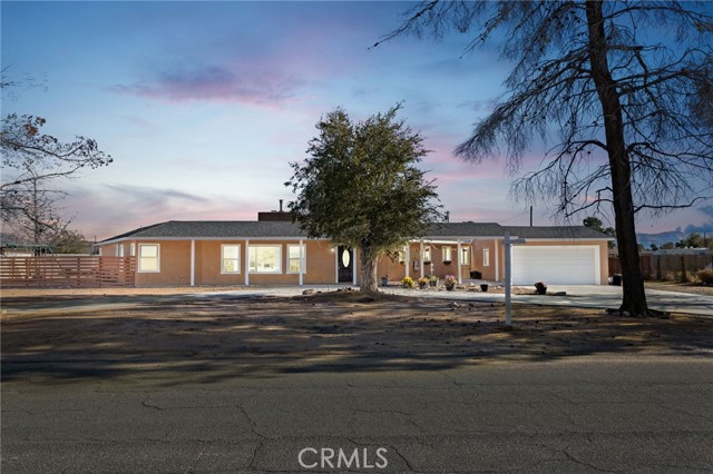 14573 Gayhead, Apple Valley CA: https://media.crmls.org/medias/73c74109-8d2a-4912-b2c2-24e8794c210a.jpg