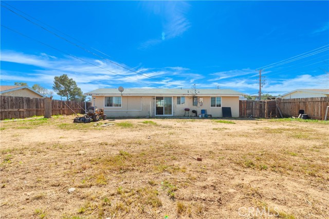 Detail Gallery Image 10 of 22 For 9007 Columbine, California City,  CA 93505 - 4 Beds | 2 Baths