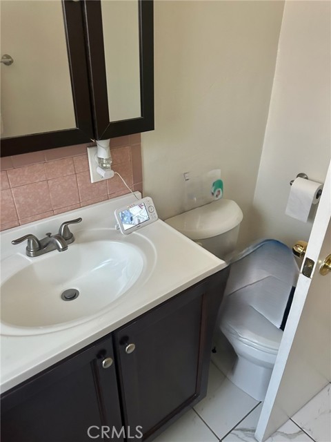 Detail Gallery Image 14 of 15 For 241 S Kern Ave, Los Angeles,  CA 90022 - – Beds | – Baths