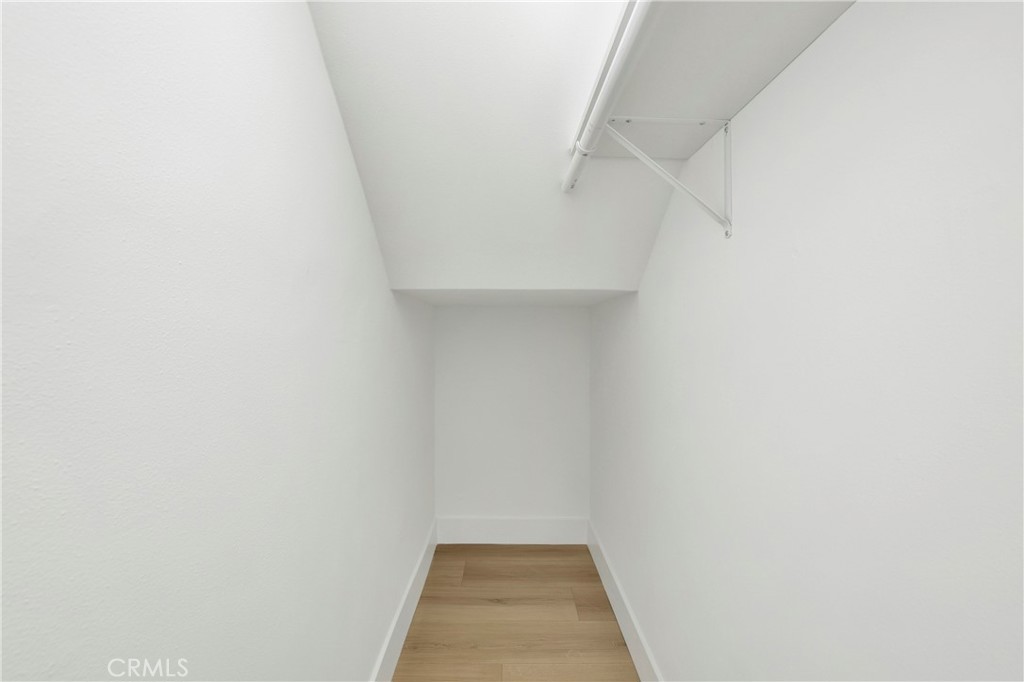 https://media.crmls.org/medias/73c8db69-3cfd-4068-b39c-636c77194064.jpg?preset=X-Large