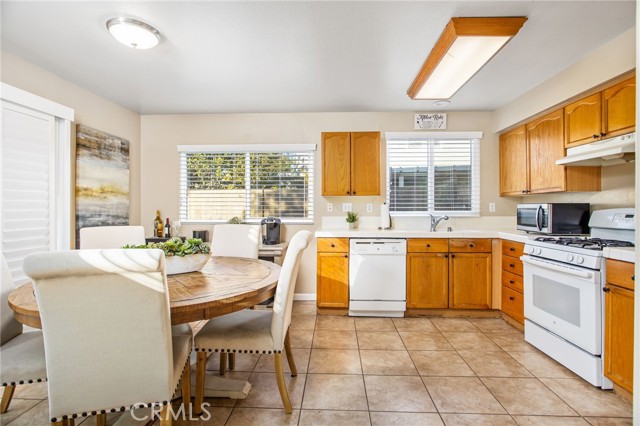 Detail Gallery Image 14 of 42 For 910 Pathfinder Way, Corona,  CA 92878 - 3 Beds | 2/1 Baths