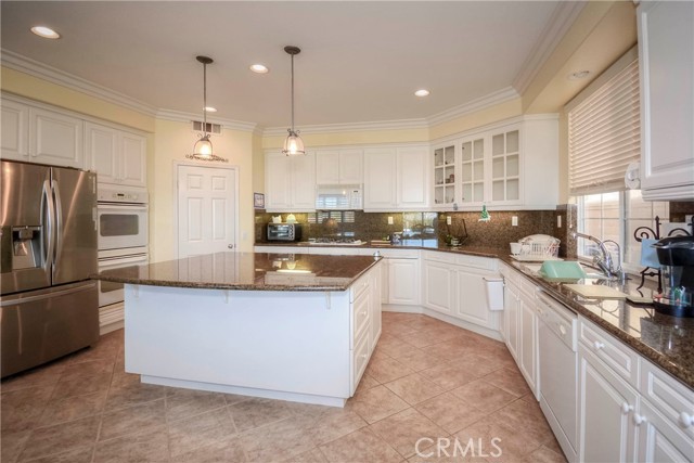 Detail Gallery Image 11 of 62 For 45316 Saint Tisbury, Temecula,  CA 92592 - 5 Beds | 4 Baths