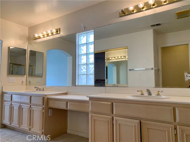 Detail Gallery Image 16 of 39 For 1418 Las Colinas, Banning,  CA 92220 - 3 Beds | 2/1 Baths