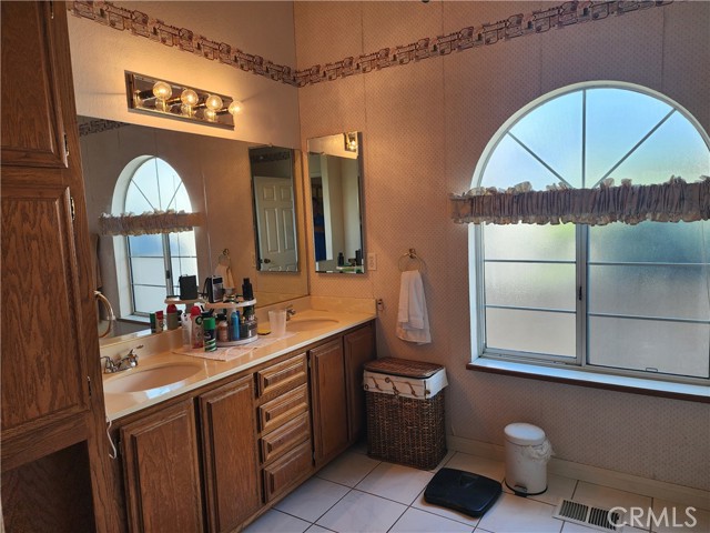 Detail Gallery Image 13 of 15 For 19361 Brookhurst #83,  Huntington Beach,  CA 92646 - 3 Beds | 2 Baths