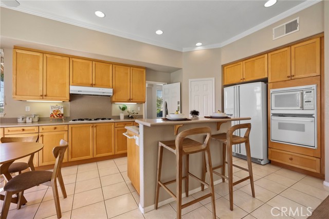 Detail Gallery Image 12 of 41 For 27402 Carino Cir, Mission Viejo,  CA 92692 - 5 Beds | 3 Baths