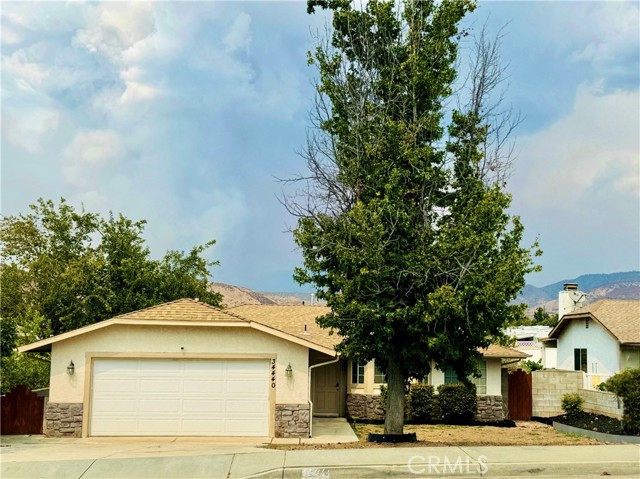 Detail Gallery Image 1 of 26 For 34440 Avenue E, Yucaipa,  CA 92399 - 3 Beds | 2 Baths