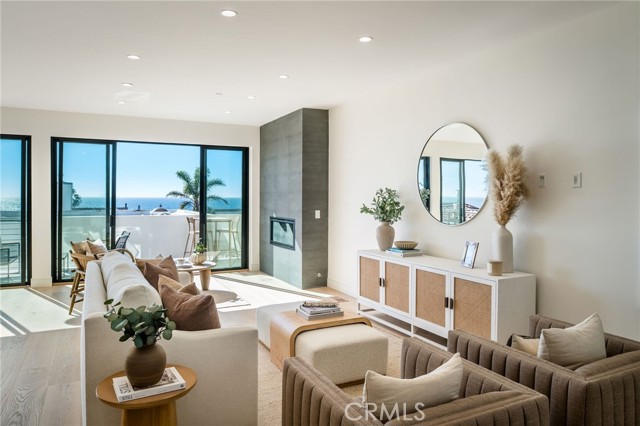Detail Gallery Image 19 of 62 For 89 Bayview, Manhattan Beach,  CA 90266 - 3 Beds | 3/1 Baths