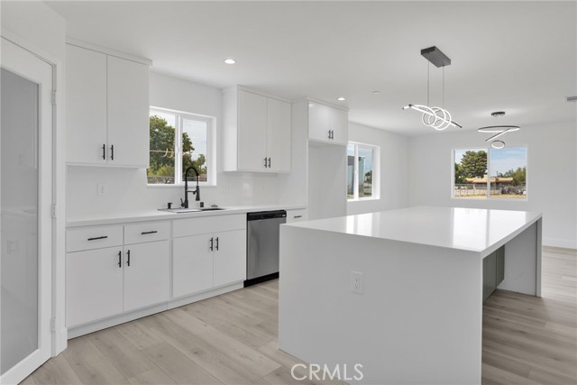 Detail Gallery Image 14 of 46 For 16212 Mesquite St, Hesperia,  CA 92345 - 4 Beds | 2/1 Baths