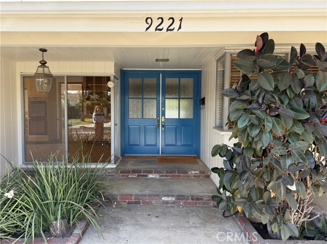 Detail Gallery Image 2 of 29 For 9221 Rubio Ave, North Hills,  CA 91343 - 2 Beds | 2 Baths
