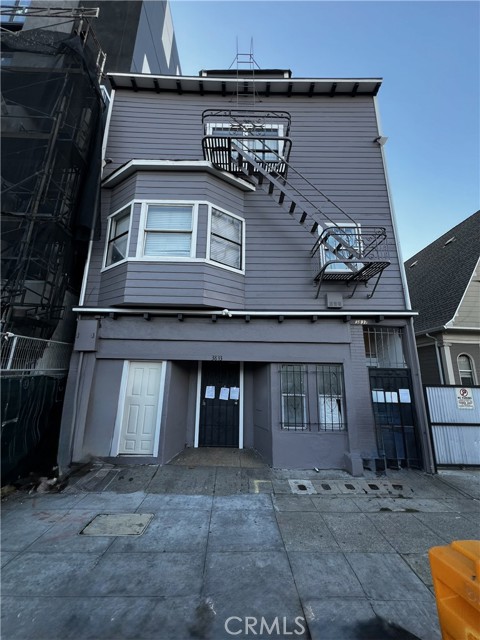 Front Image Thumbnail for CRDW26109440