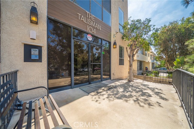 Detail Gallery Image 25 of 52 For 104 S Hayworth Ave #204,  Los Angeles,  CA 90048 - 2 Beds | 2 Baths