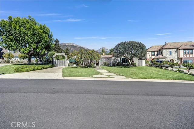 Detail Gallery Image 3 of 60 For 2376 Sunset Curv, Upland,  CA 91784 - 4 Beds | 3/1 Baths