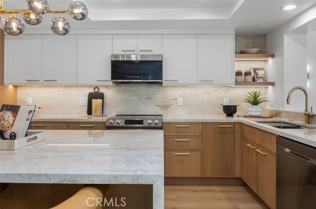 Detail Gallery Image 5 of 40 For 22576 Lake Forest Lane, Lake Forest,  CA 92630 - 4 Beds | 2/1 Baths