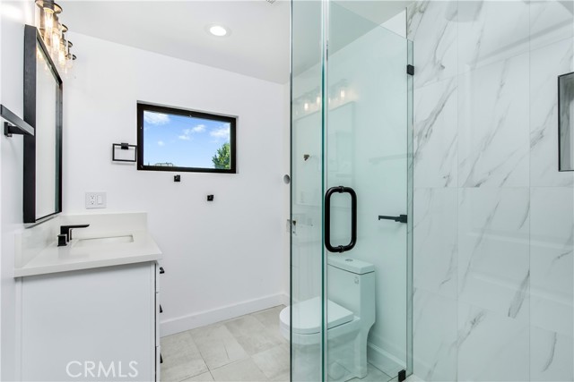 Detail Gallery Image 36 of 38 For 5801 Hesperia Ave, Encino,  CA 91316 - 4 Beds | 4 Baths