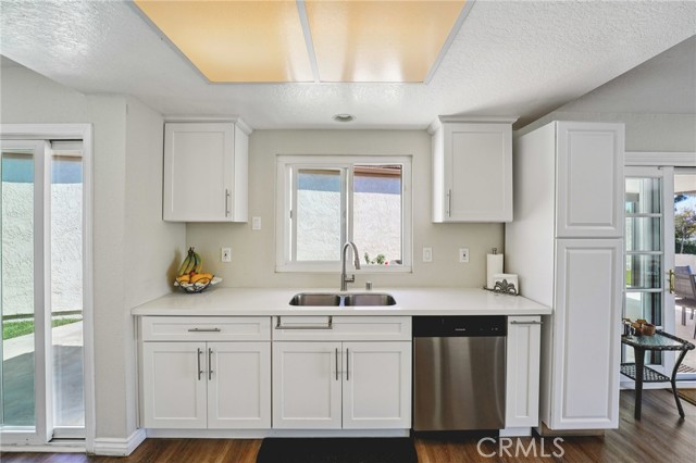 Detail Gallery Image 8 of 26 For 1224 Fairway Cir, Upland,  CA 91784 - 2 Beds | 2 Baths