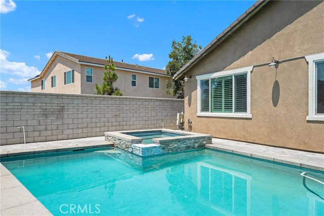 11484 Corte Cuyama, Jurupa Valley CA: https://media.crmls.org/medias/73cda779-57d4-4bac-8071-b605c84ce58b.jpg