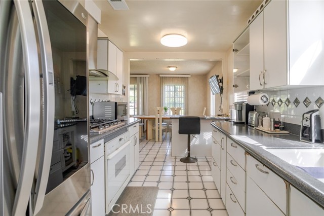 Image 12 of 38 For 4040 Lynd Avenue