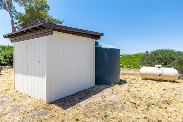 4950 Union Rd, Paso Robles CA: https://media.crmls.org/medias/73ce2adc-76a2-4fbc-a4bd-874cb0c62606.jpg