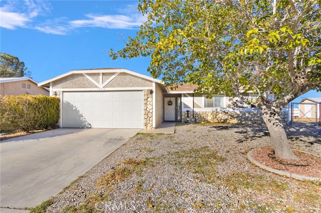 Detail Gallery Image 4 of 41 For 10450 Cimmeron Trail, Adelanto,  CA 92301 - 3 Beds | 2 Baths