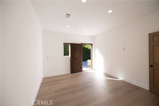 Detail Gallery Image 26 of 27 For 19617 Oxnard St, Tarzana,  CA 91356 - 3 Beds | 2 Baths