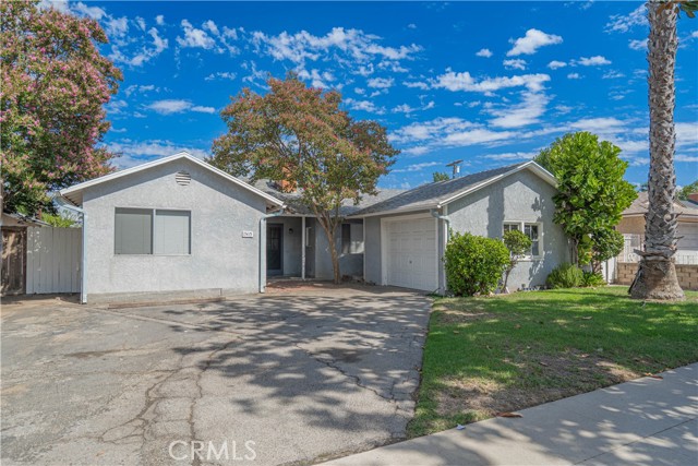 17415 Stagg Street photo 2