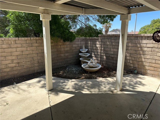Detail Gallery Image 18 of 19 For 1715 Lake Way, Lancaster,  CA 93534 - 5 Beds | 2/1 Baths