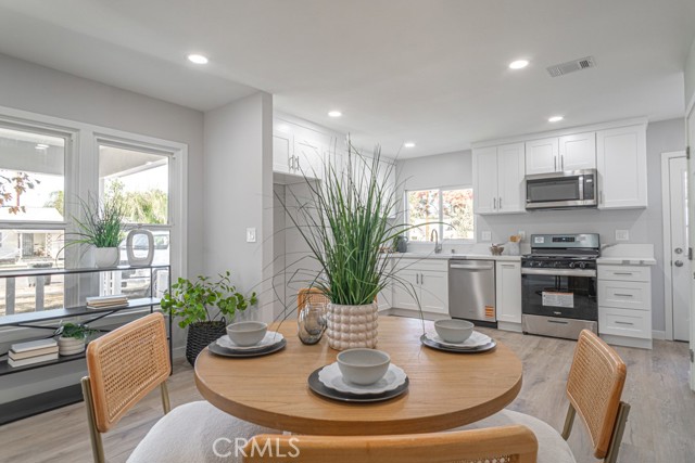 140 S Thompson Street, Hemet CA: https://media.crmls.org/medias/73d02360-ce90-4f45-b935-dbac144301e6.jpg