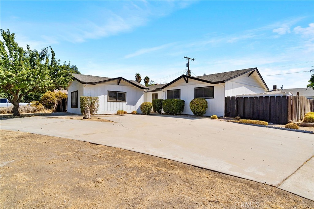 2738 S Fairway Court