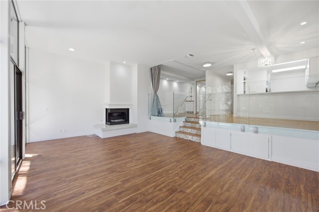 7202 Marina Pacifica S, Long Beach CA: https://media.crmls.org/medias/73d04c42-61e7-4408-9dfd-d4f52bbc155c.jpg