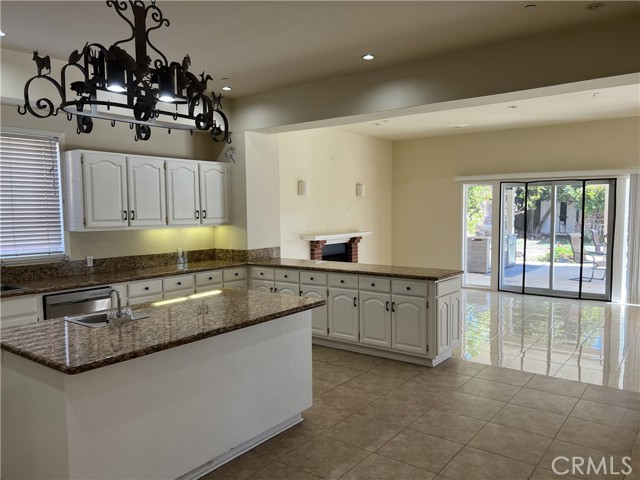 7004 Longridge Avenue, North Hollywood CA: https://media.crmls.org/medias/73d0bc6c-7aa7-40bf-843e-ff4329bec140.jpg