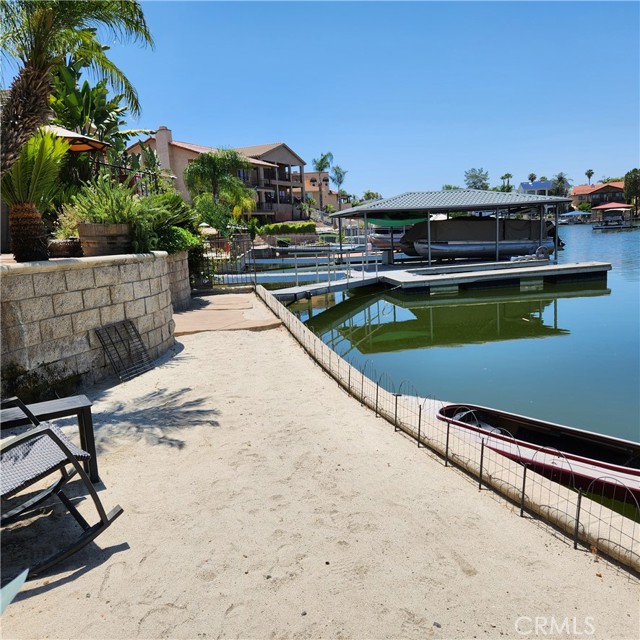 30295 Little Harbor Drive, Canyon Lake CA: https://media.crmls.org/medias/73d0ea53-2049-46ad-98f8-6d044911d7ff.jpg
