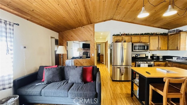 Detail Gallery Image 25 of 44 For 921 Wendy Ave, Big Bear City,  CA 92314 - 2 Beds | 2 Baths