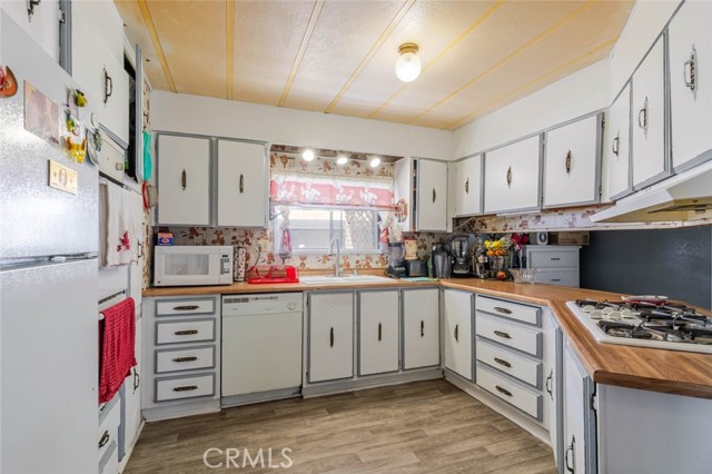 Detail Gallery Image 6 of 24 For 2330 E Avenue J8 #121,  Lancaster,  CA 93535 - 2 Beds | 2 Baths