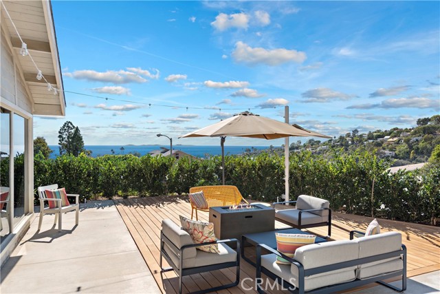 1414 Morningside Drive, Laguna Beach CA: https://media.crmls.org/medias/73d255ba-9735-4a5b-9002-8e5ee36887f6.jpg