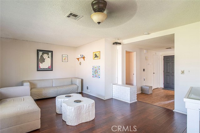 Detail Gallery Image 4 of 39 For 762 N Mulberry Ave, Rialto,  CA 92376 - 4 Beds | 2 Baths