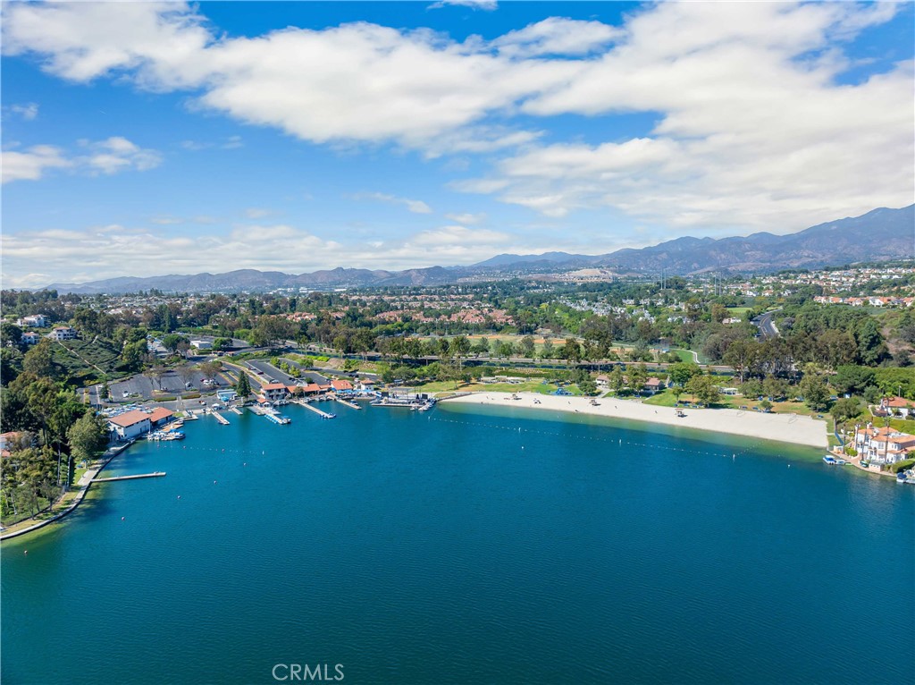 https://media.crmls.org/medias/73d2a1d7-2f12-44a2-af5e-77b9d1ae31cd.jpg?preset=X-Large