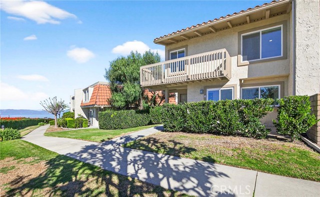 Detail Gallery Image 3 of 41 For 25 Hilltop Cir, Rancho Palos Verdes,  CA 90275 - 2 Beds | 2/1 Baths